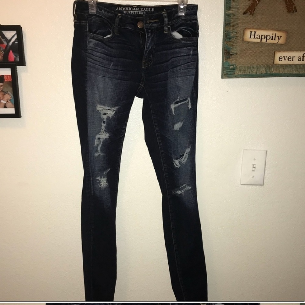 BNWOT Americam Eagle Distressed Jeans